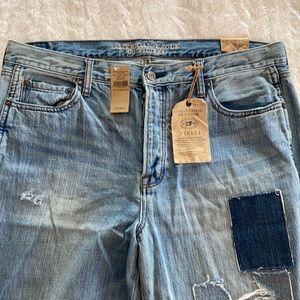 American Eagle women’s size 16 vintage high-rise flare jeans. BRAND NEW!